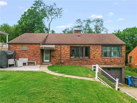 123 Arla Dr, Pittsburgh, PA 15220
