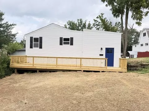31 E Hallam Ave, Washington, PA 15301