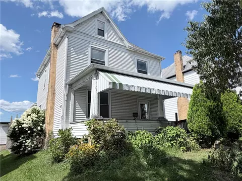 118 W Adams Ave, Vandergrift, PA 15690