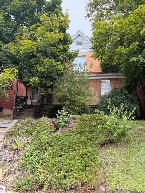 310 Broadway Ave, Mckees Rocks, PA 15136