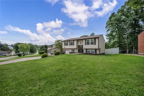 3034 Amy Dr, South Park, PA 15129