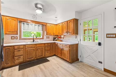 Kitchen - 212 Brownlee Rd, Eighty Four, PA 15330 photo 2 of 2