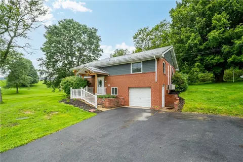Exterior - 212 Brownlee Rd, Eighty Four, PA 15330 photo 4 of 13