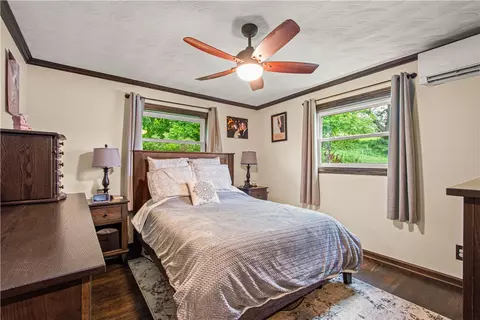 Bedroom - 212 Brownlee Rd, Eighty Four, PA 15330 photo 2 of 4
