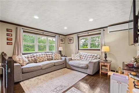 Living - 212 Brownlee Rd, Eighty Four, PA 15330 photo 1 of 3