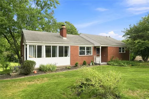11 Reichold Rd, Wexford, PA 15090