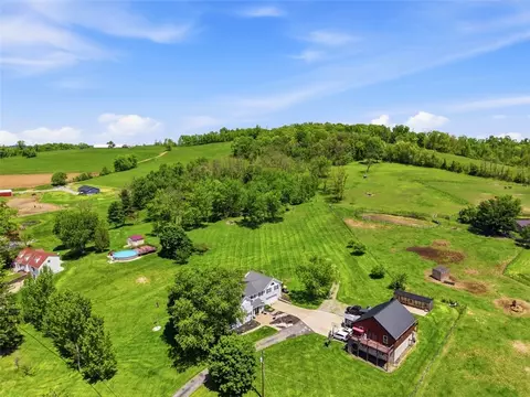2976 Henderson Rd, Washington, PA 15301