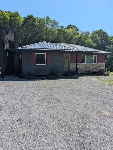 302 Apple St, Weedville, PA 15868