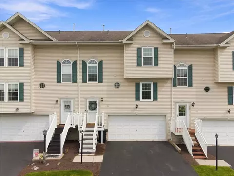 149 Manor View Dr, Manor, PA 15665