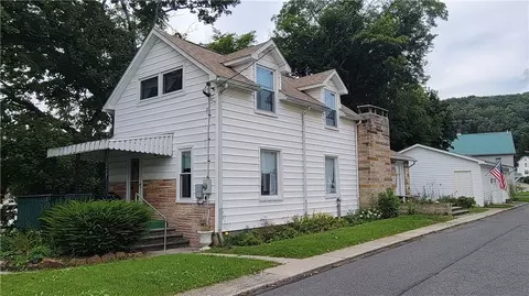 225 Clark St, Hooversville, PA 15936