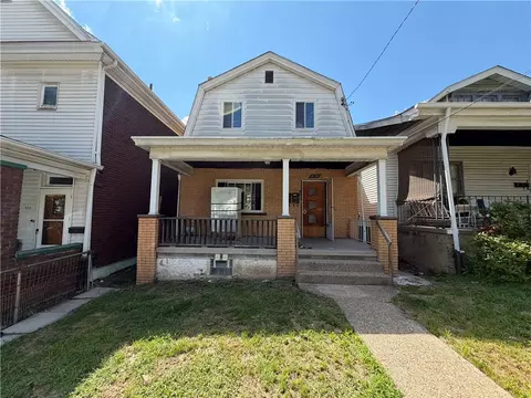 818 Lamont St, Mckees Rocks, PA 15136