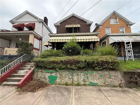 1330 Sylvan St, Homestead, PA 15120