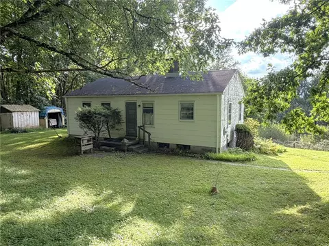 26 Mountain Rd, Ligonier, PA 15658