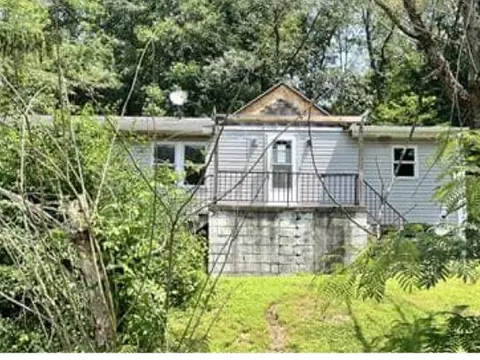 2302 Hunter Rd, Greensburg, PA 15601