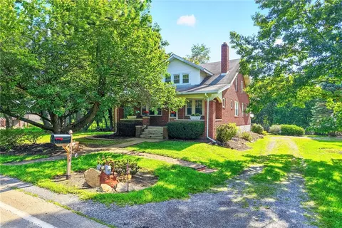 1818 Middle Rd, Glenshaw, PA 15116