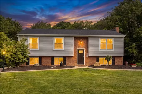 331 Rolling Hills Rd, Freedom, PA 15042