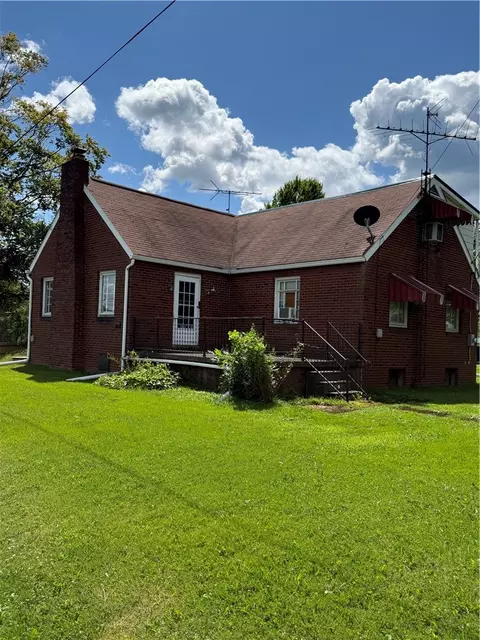 1510 Mercer Grove City Rd, Mercer, PA 16137