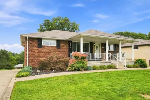 2202 Juanita Dr, Coraopolis, PA 15108