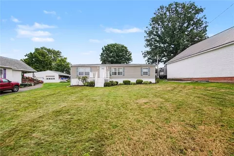 433 Hansen Ave, Ellwood City, PA 16117