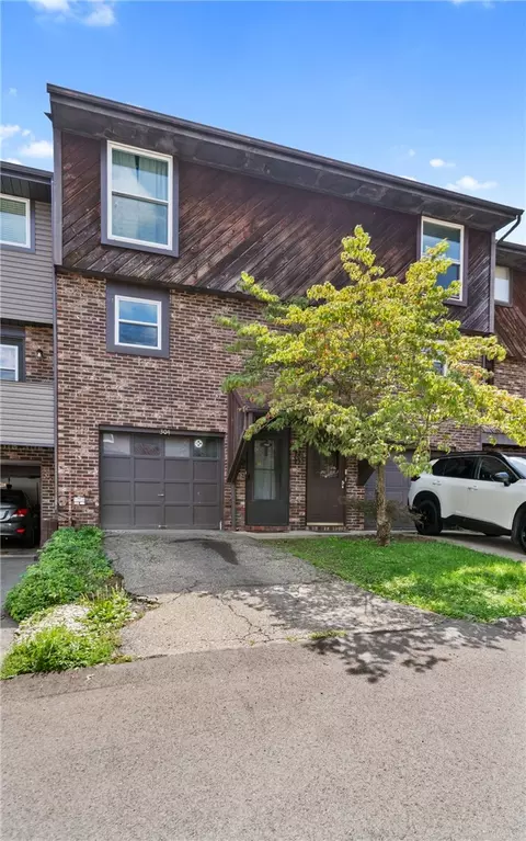 304 Bayberry Ln, Imperial, PA 15126