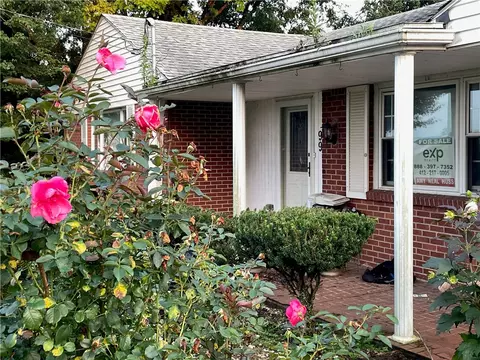 99 E Main St, Avella, PA 15312