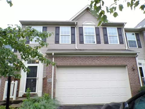 301 Maple Ridge Dr, Canonsburg, PA 15317