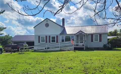 1671 Airport Rd, Fredonia, PA 16124