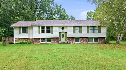 67 Fetsko Rd, West Middlesex, PA 16159
