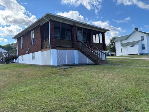 203 Mountain View Rd, Uniontown, PA 15401