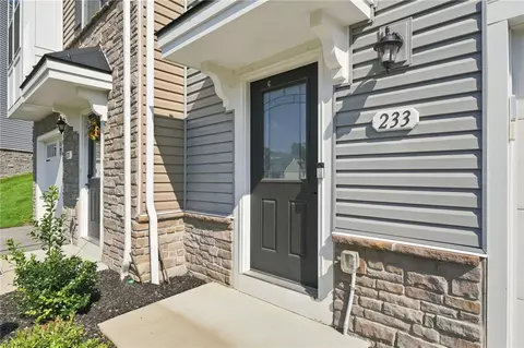 233 Chesna Dr, Pittsburgh, PA 15234