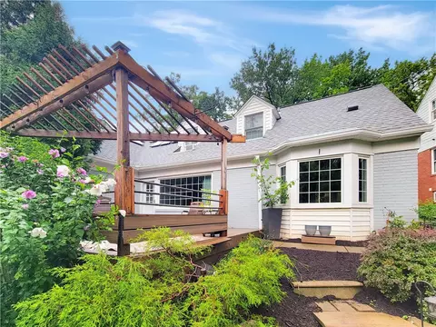1536 Cochran Rd, Pittsburgh, PA 15243