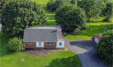 762 Hartzell School Rd, New Brighton, PA 15066