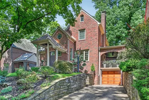 120 Vernon Dr, Pittsburgh, PA 15228
