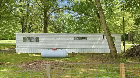 8937 Delaware Ln, Linesville, PA 16424
