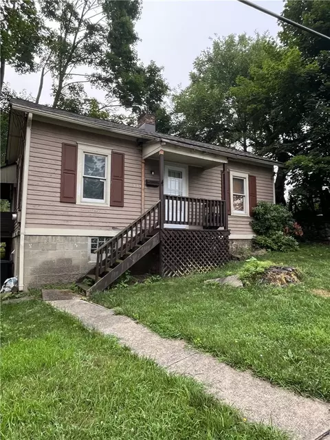 535 E Washington St, Rochester, PA 15074