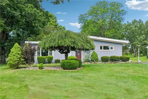 182 Upland Dr, New Castle, PA 16105