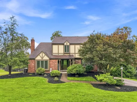 238 Oak Entrance Dr, Jefferson Hills, PA 15025