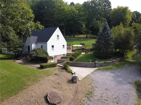 809 Franklin Rd, Mars, PA 16046