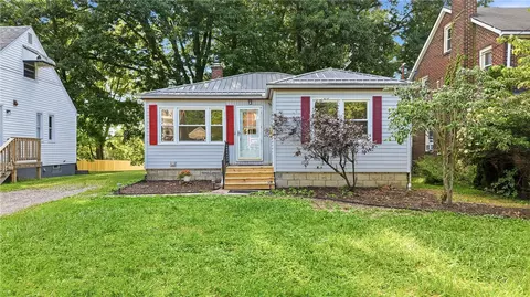 967 Bechtol Ave, Sharon, PA 16146