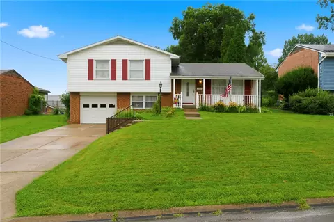 203 Mcwilliams Dr, Natrona Heights, PA 15065