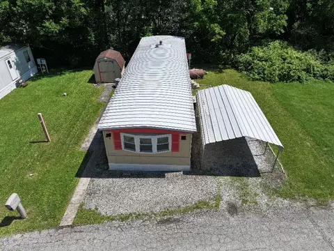 1044 Bert Cir, Penn, PA 15675