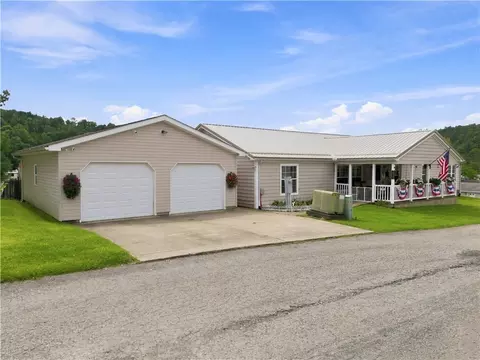 429 Evans, Donegal, PA 15628