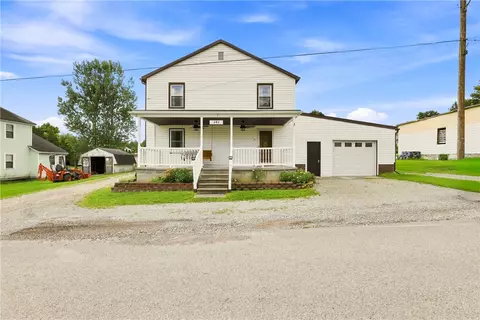 Exterior - 141 E 3rd St, Gray, PA 15544 photo 3 of 4