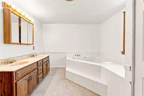 Bath - 141 E 3rd St, Gray, PA 15544 photo 4 of 6