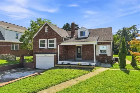 705 Greenlee Rd, Pittsburgh, PA 15227
