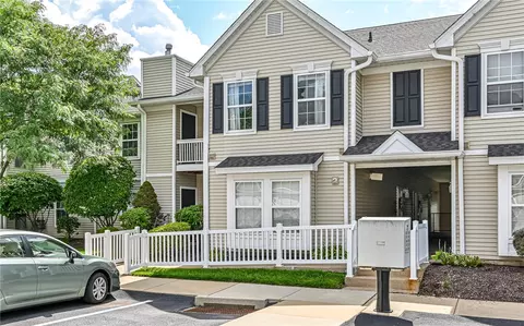 4205 Lenox Oval, Pittsburgh, PA 15237