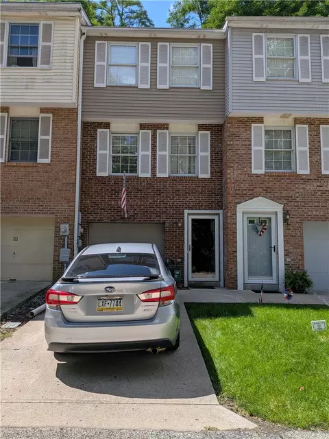 313 Tyler Dr, Pittsburgh, PA 15236