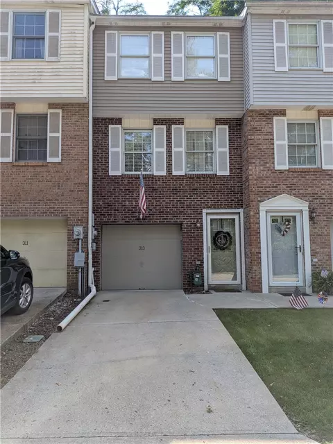 313 Tyler Dr, Pittsburgh, PA 15236