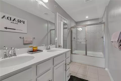 Bath - 2056 Cade Dr, Monaca, PA 15061 photo 2 of 3