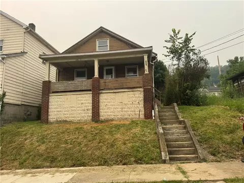 323 Summit Ave, Ellwood City, PA 16117